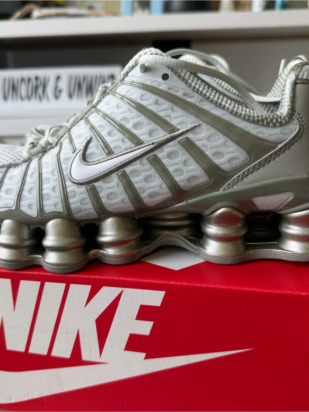 Nike Shox TL – Light Silver/White/Light Army – Women’s Size 8 – w/ Box